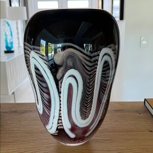 Modern Artist Sally Rogers Hand Blown Glass Vase 13.5" tall excellent condition